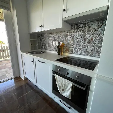 Hotel Aphrodite Beachfront Official 3*