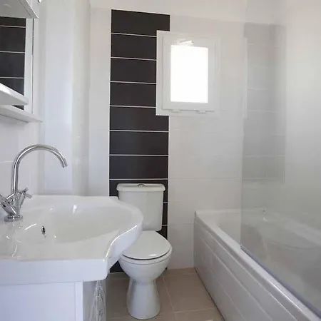 Hotel Aphrodite Beachfront Official 3*