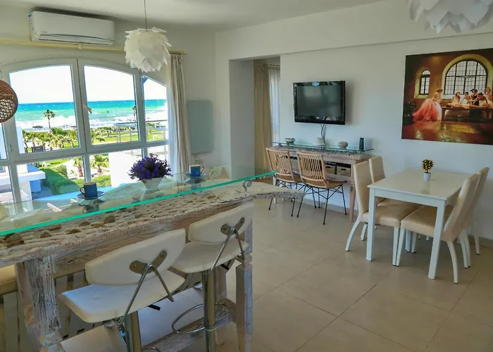 Aphrodite Beachfront Official Hotel