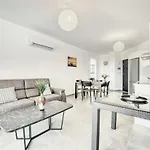 Aphrodite Beachfront Official Hotel 3*