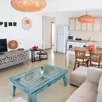 Aphrodite Beachfront Official Hotel