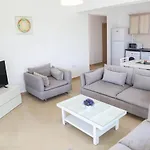 Aphrodite Beachfront Official 3* Ghaziveran