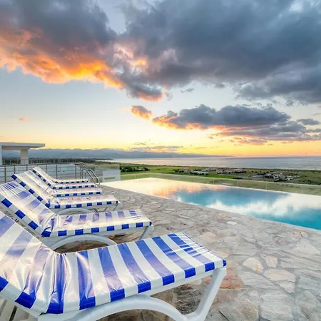 Aphrodite Beachfront Official فندق 3*