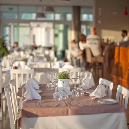 Ξενοδοχείο Aphrodite Beachfront Official Καζιβερά