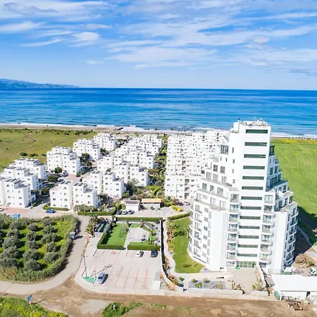 Aphrodite Beachfront Official Hotell 3*