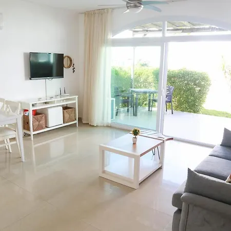 Aphrodite Beachfront Official Hotell 3*
