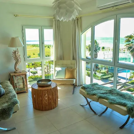 Aphrodite Beachfront Official Hotell 3*
