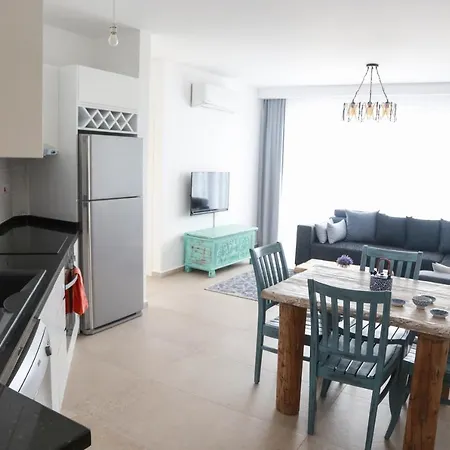 Aphrodite Beachfront Official Hotel