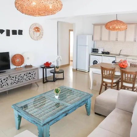 Aphrodite Beachfront Official Hotel