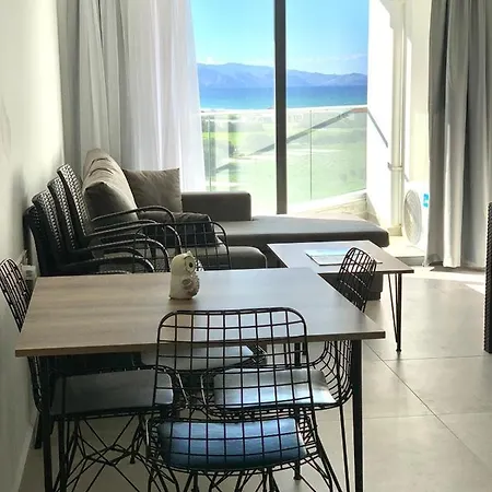 Aphrodite Beachfront Official Hotell