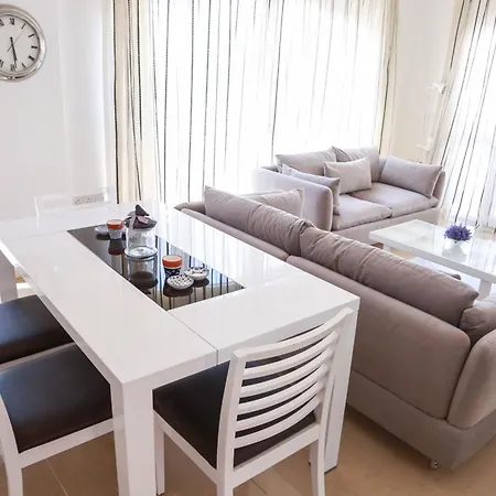 Hotell Aphrodite Beachfront Official 3*