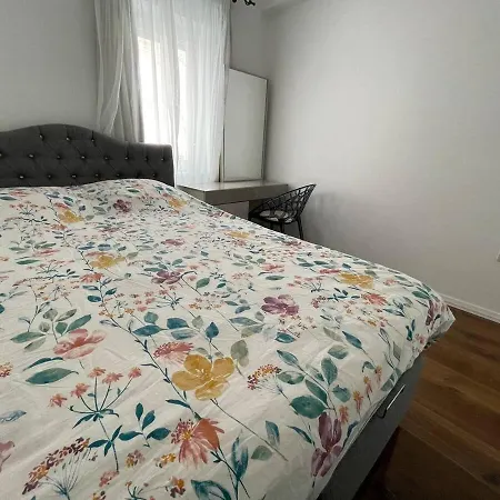 Aphrodite Beachfront Official מלון 3*