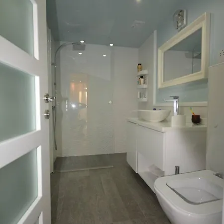 Aphrodite Beachfront Official 호텔 Ghaziveran