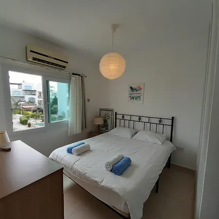 Aphrodite Beachfront Official מלון 3*