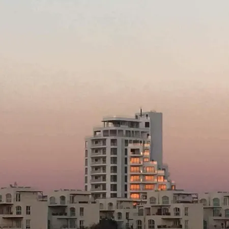 Ξενοδοχείο Aphrodite Beachfront Official 3*