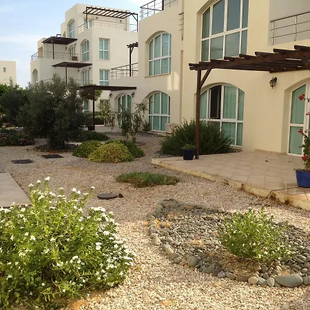 Aphrodite Beachfront Official מלון