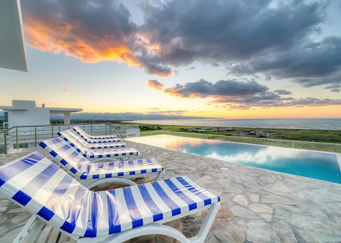 Aphrodite Beachfront Official Hotel 3*