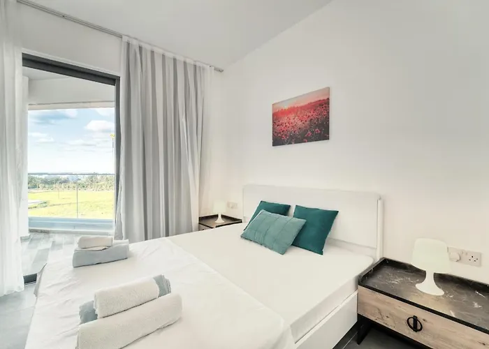 Aphrodite Beachfront Official Ghaziveran