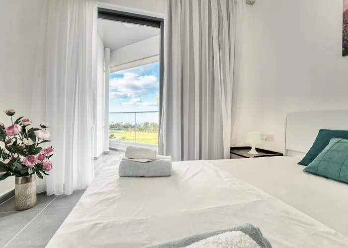 Aphrodite Beachfront Official Hotel