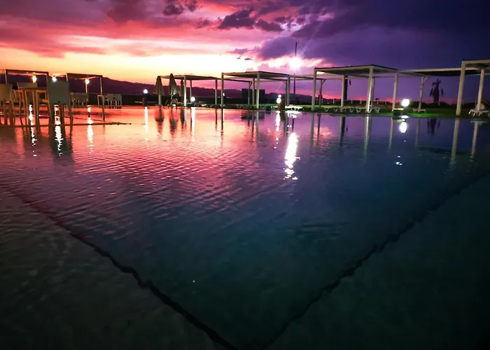 Aphrodite Beachfront Official Ghaziveran