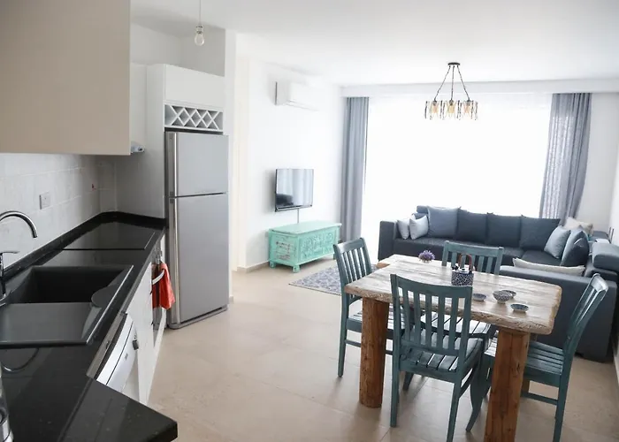 Aphrodite Beachfront Official Hotel