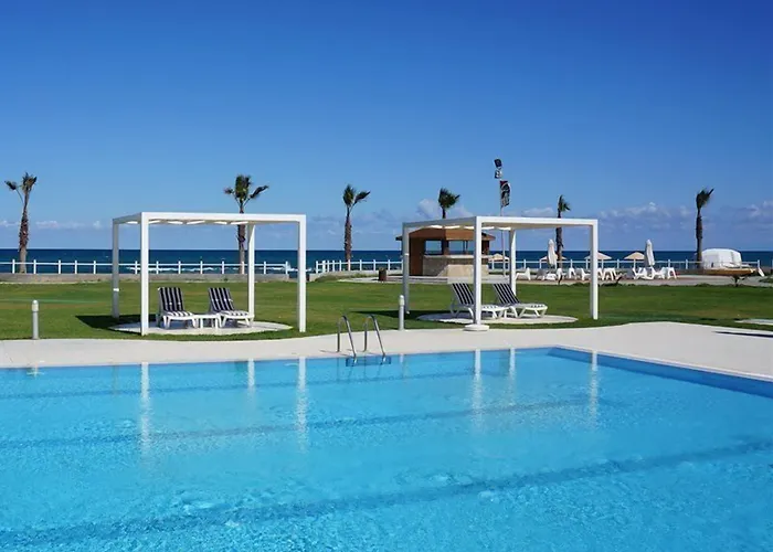 Hotel Aphrodite Beachfront Official Ghaziveran