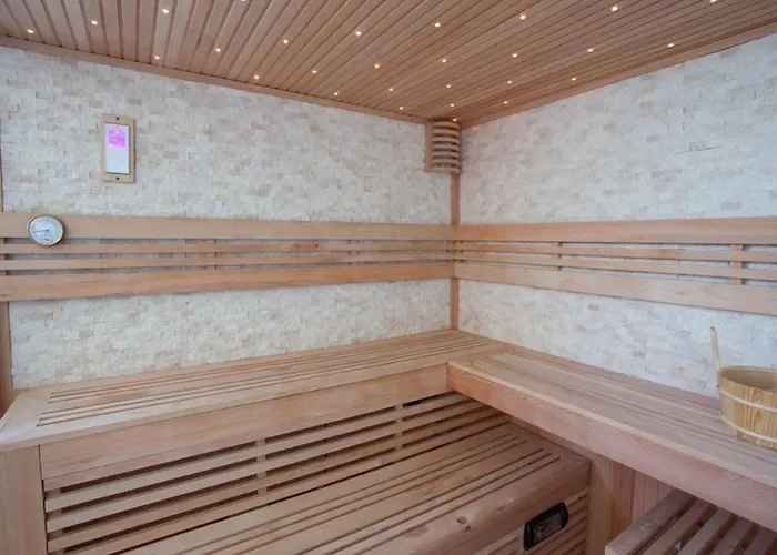 Aphrodite Beachfront Official Ghaziveran